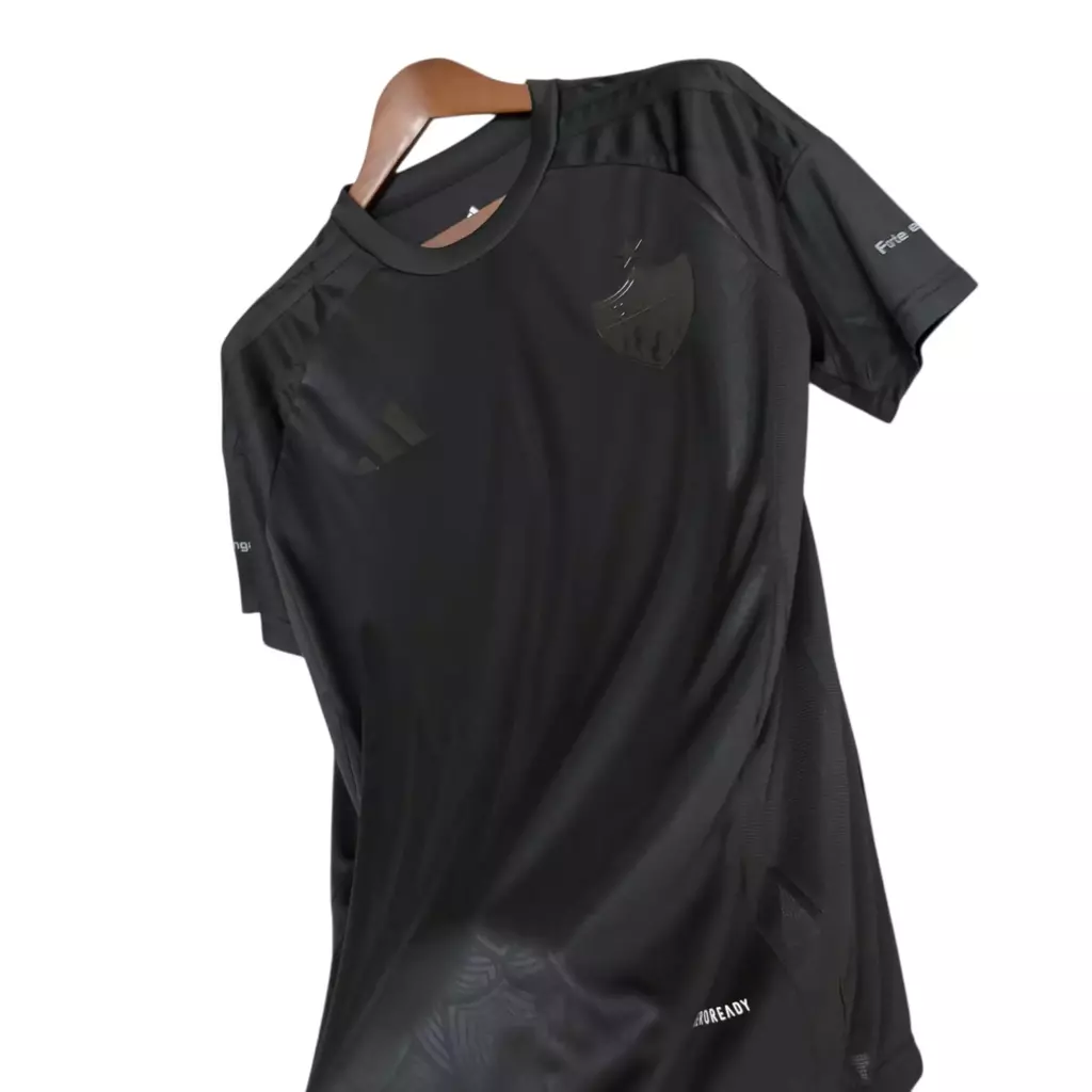 camisa-atletico-mineiro-2025-torcedor-adidas-masculina-all-black-6-f71620a502abe59c7317569436401221-1024-1024