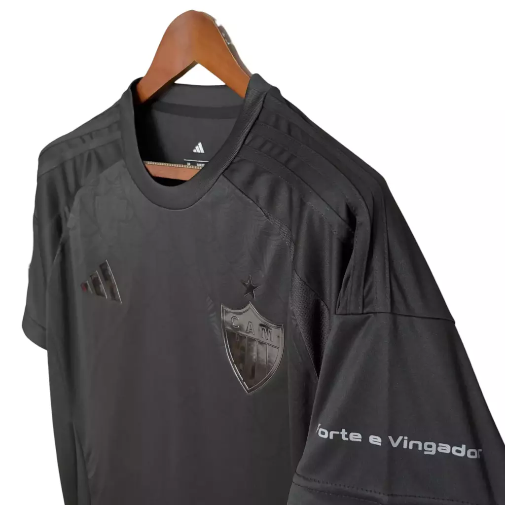 camisa-atletico-mineiro-2025-torcedor-adidas-masculina-all-black-7-773629c32fd781ee0c17569436403136-1024-1024