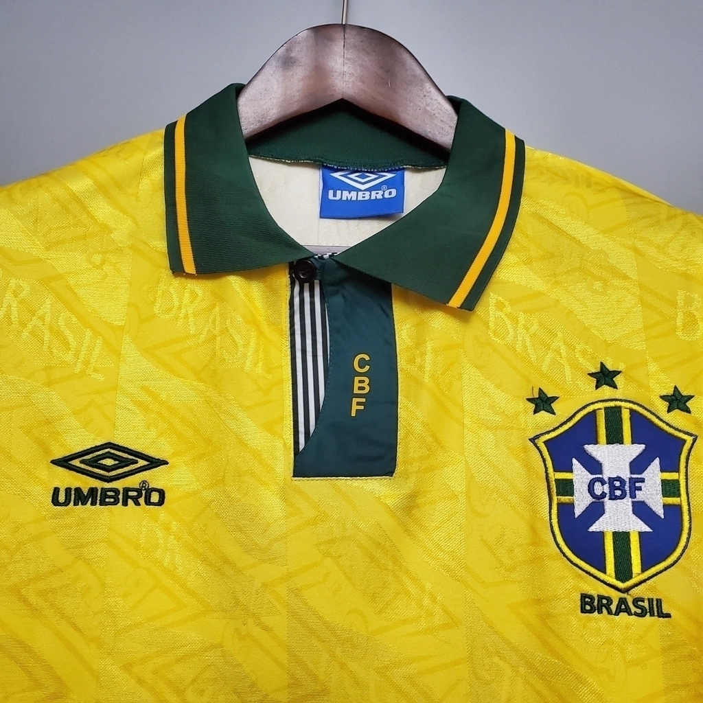 camisa-retro-9193-selecao-brasileira-umbro-masculina-amarela-31-3ac444ba6071b8c0a016370074856684-1024-1024-cece006740f867999216959971523635-1024-1024