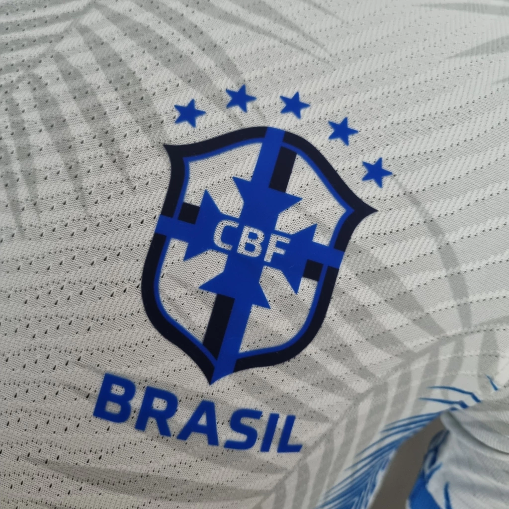 camisa-selecao-brasileira-edicao-especial-jogador-nike-masculina-branca-61-6da456e221b694551716606893832013-1024-1024