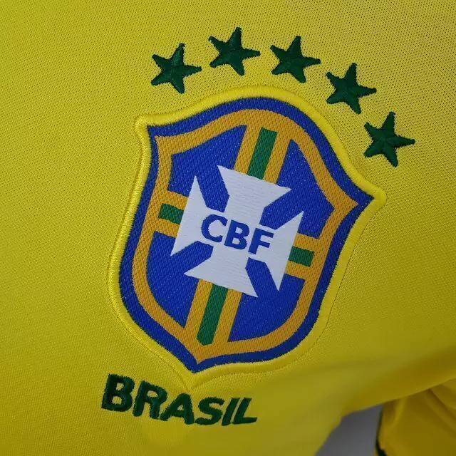 camisa-polo-brasil-lisa-2022-nike-torcedor-amarela-imagem5-jpeg1-201ec4796f0be2c63716957677515983-1024-1024