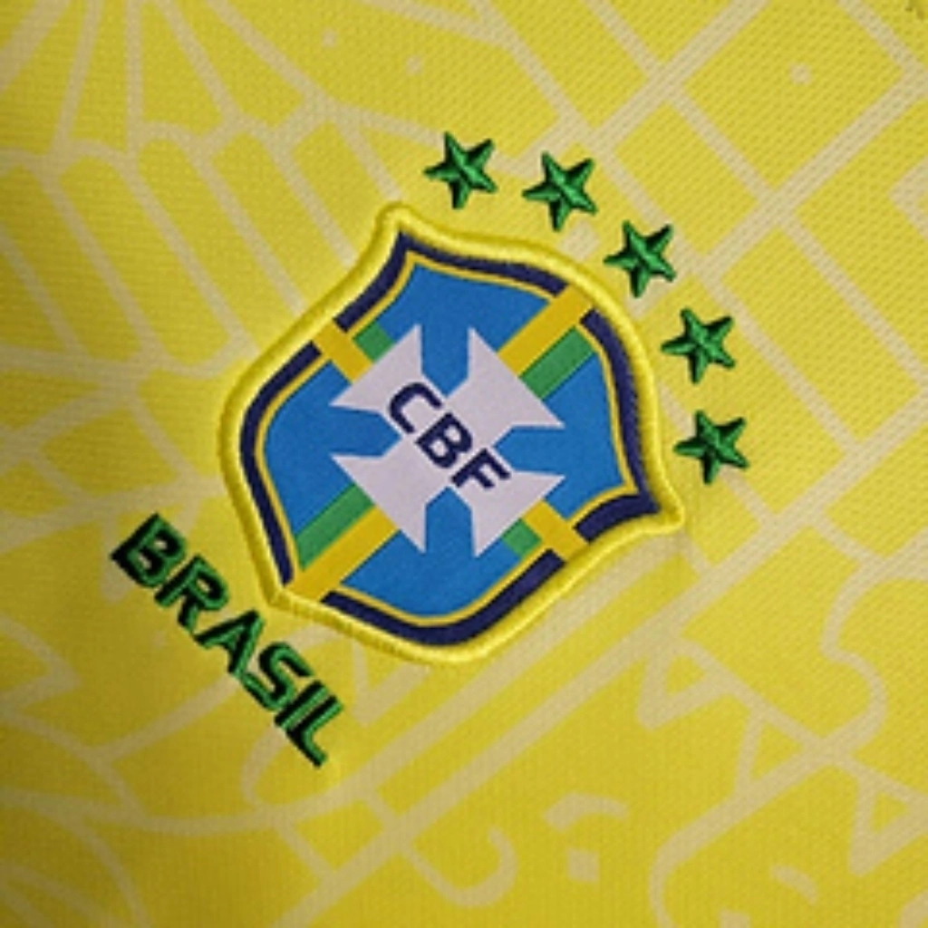 conjunto-infantil-selecao-brasileira-nike-24-25-camisa-amarela-shorts-azul-home-03-e2564fcecc910e97bf17339270735583-1024-1024